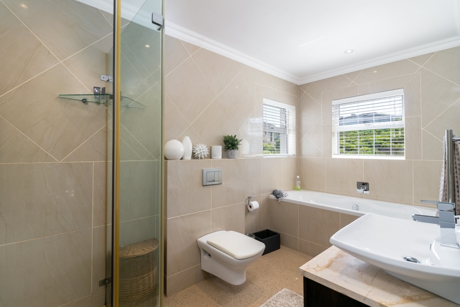 6 Bedroom Property for Sale in Pezula Golf Estate Western Cape
